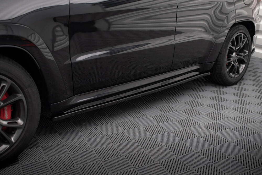 Jeep Grand Cherokee Side Skirts 2015-2021 - Glossy Black